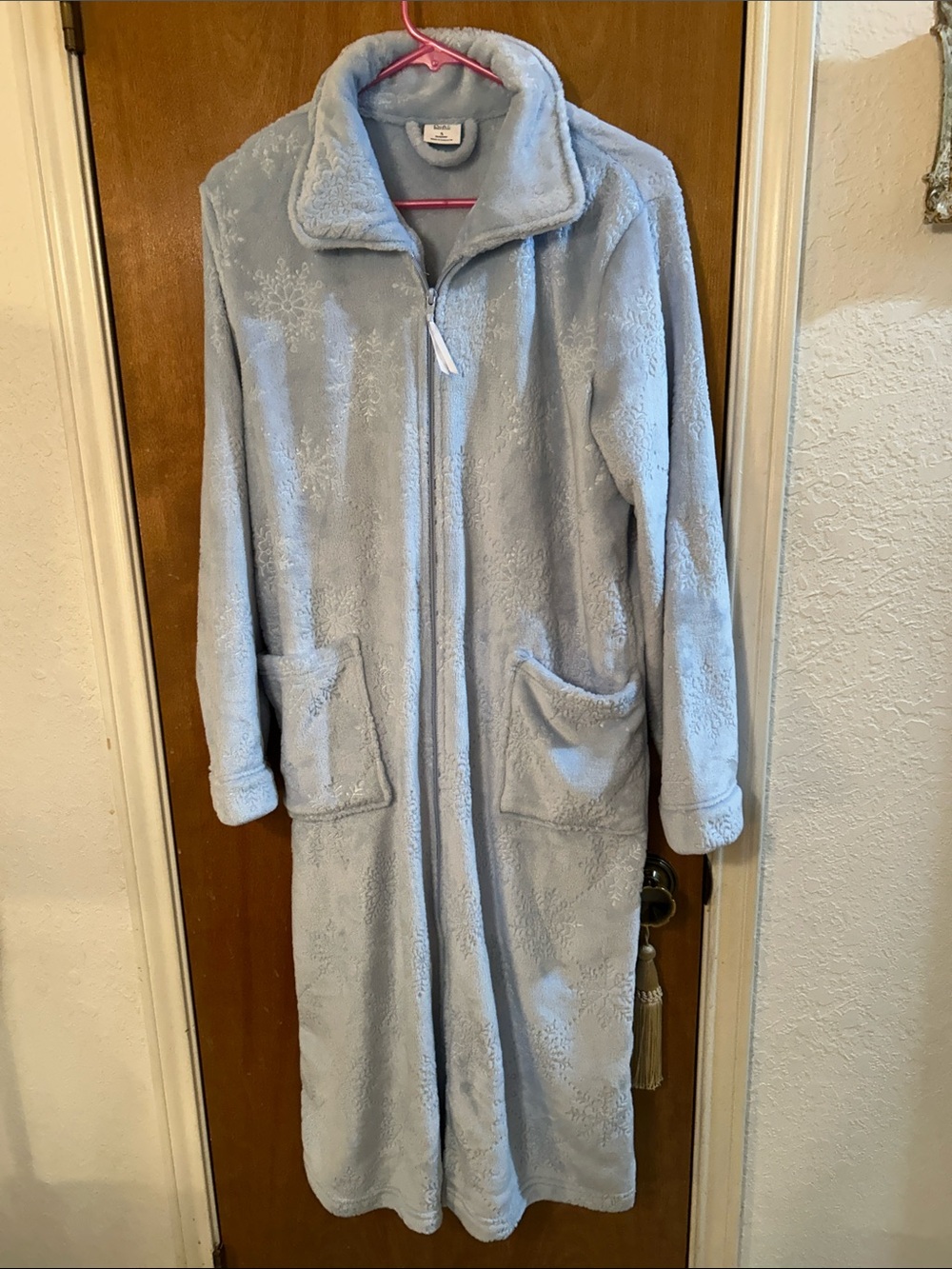 Croft and Barrow super soft plush zip up baby blue robe. S. Like new